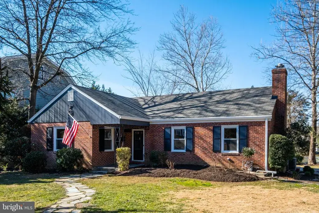 2900 Linden Ln, FALLS CHURCH