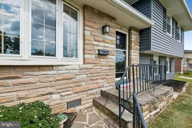 212 Timonium Rd, Lutherville Timonium