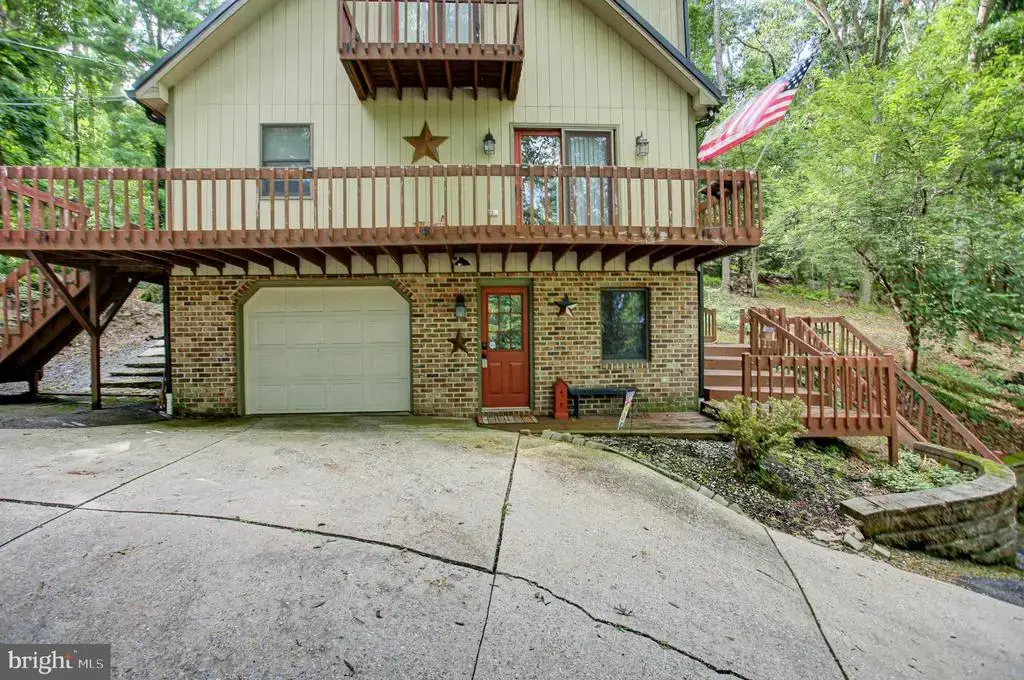8140 Michaux Drive, FAYETTEVILLE