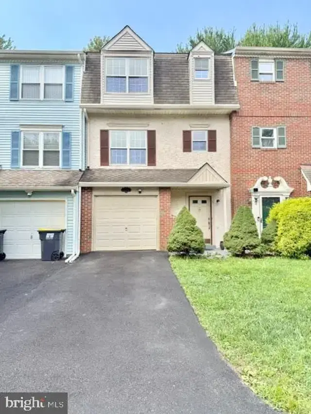 4 Evlon, New Castle