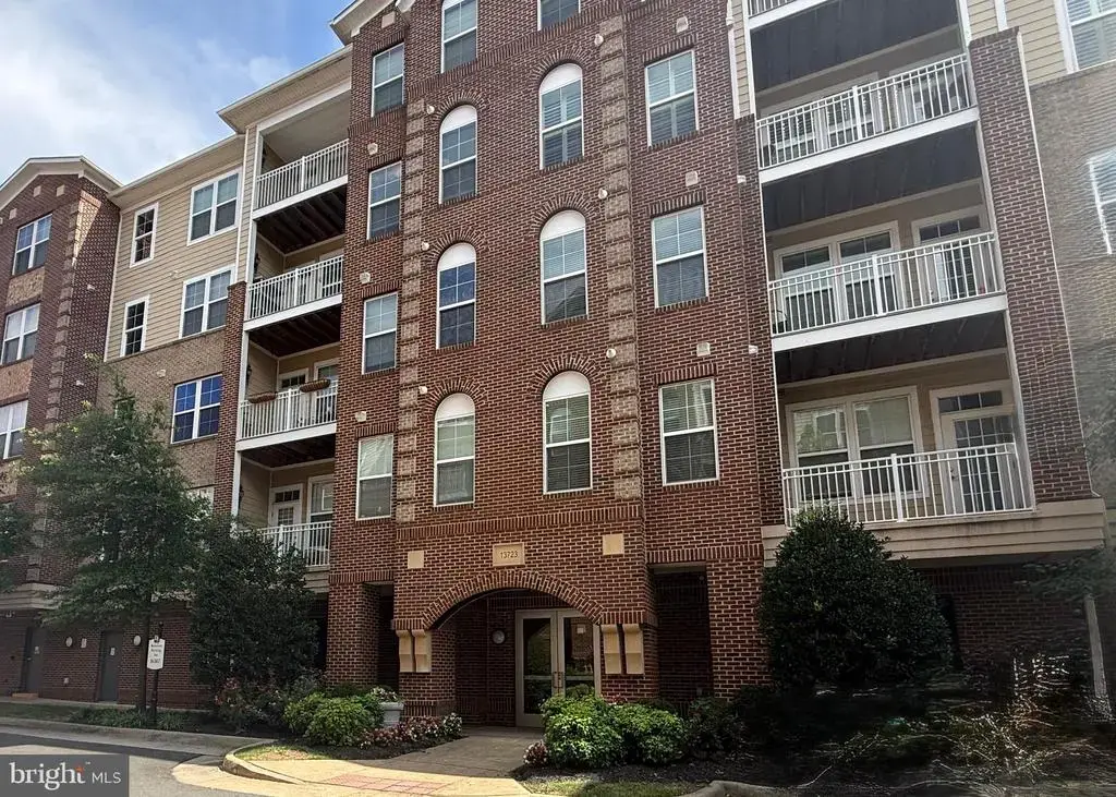 13723 Neil Armstrong Ave #309, HERNDON