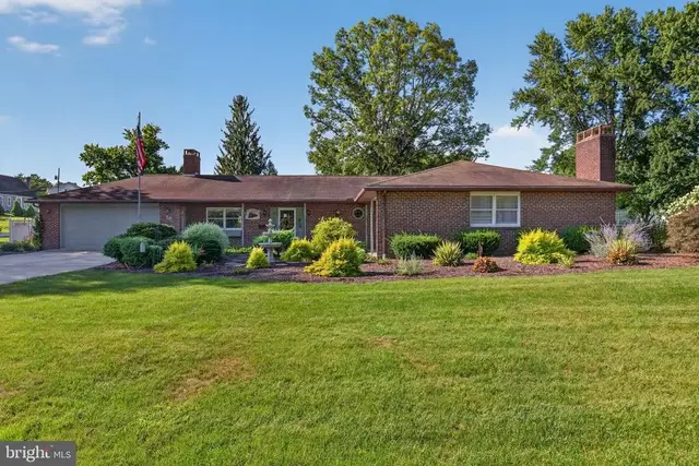 16 Howard Dr, East Berlin