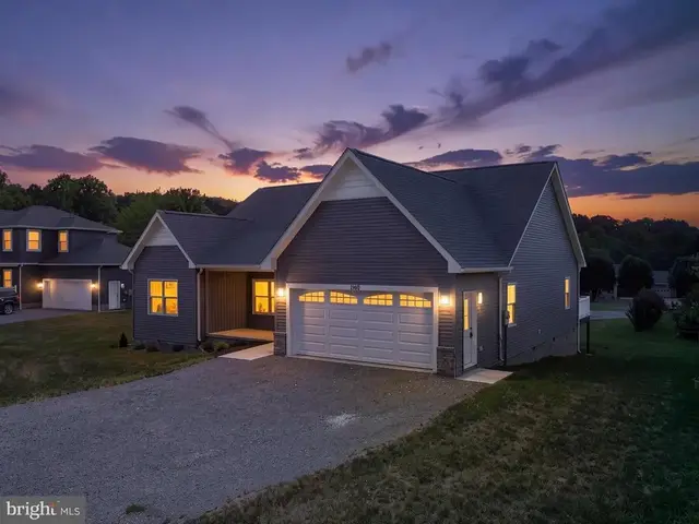 1960 E Saw Mill Ct, Mcgaheysville