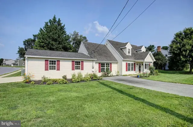 83 Grandview Ave, Chambersburg