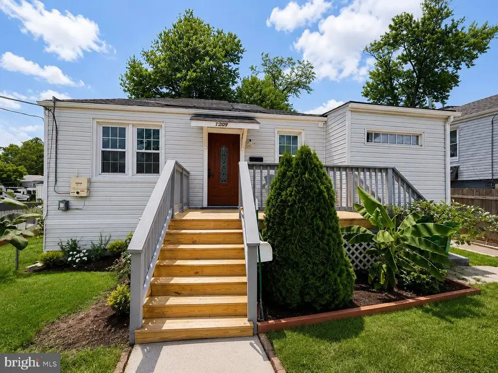 1209 Chapel Oaks Dr, CAPITOL HEIGHTS