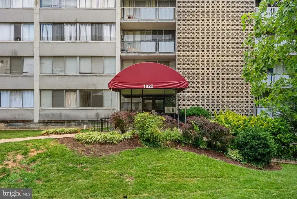 1822 Metzerott Rd #103, HYATTSVILLE