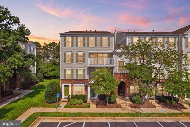 21833 Baldwin Sq #300, Sterling