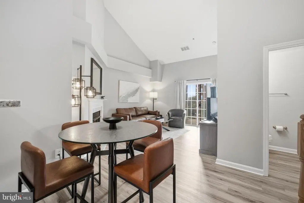 2720 Bellforest Ct #401, VIENNA