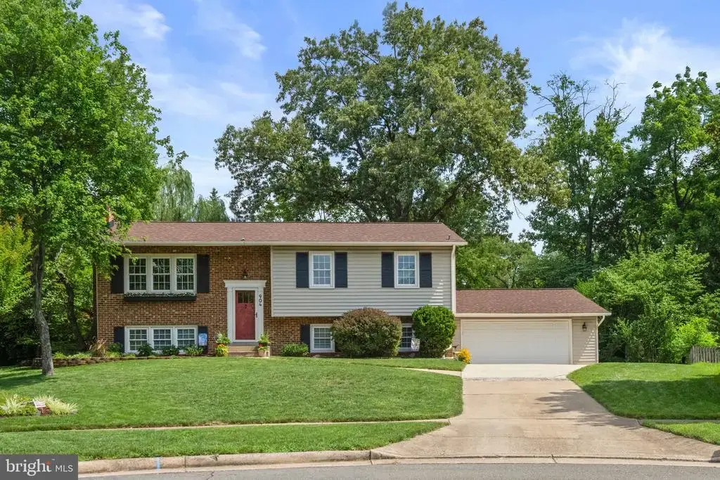 904 Dunbarton Ct, HERNDON