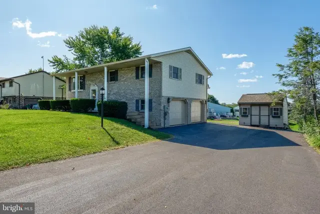 403 Birch Ln, Lebanon