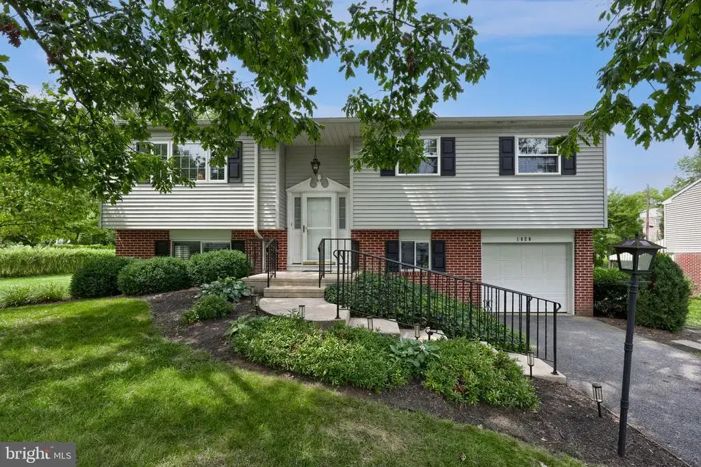1920 Split Rock Rd, LANCASTER