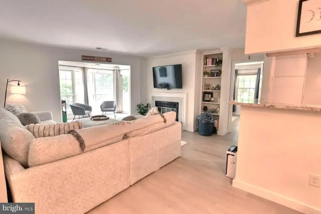 2220 Springwood Dr #unit C, RESTON
