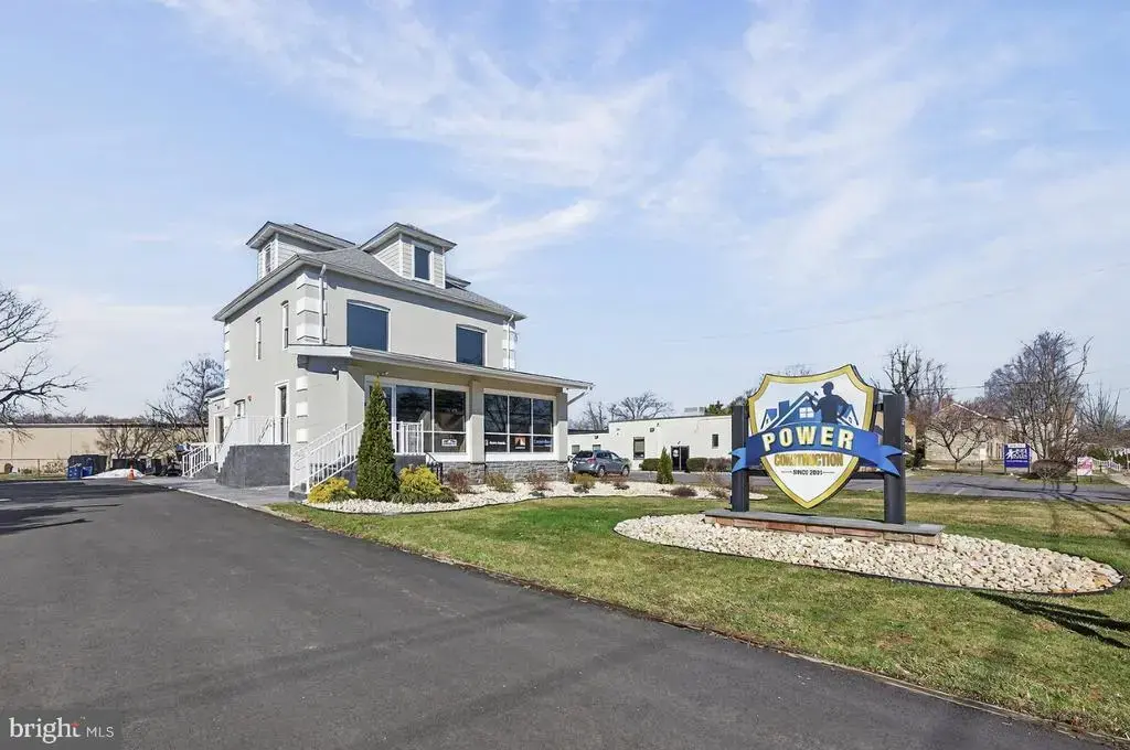 209 Lawrence Rd, LAWRENCE TOWNSHIP