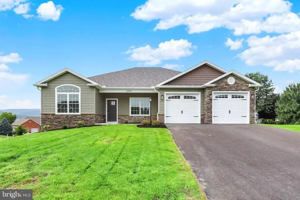 6358 Saucon Valley Dr, FAYETTEVILLE