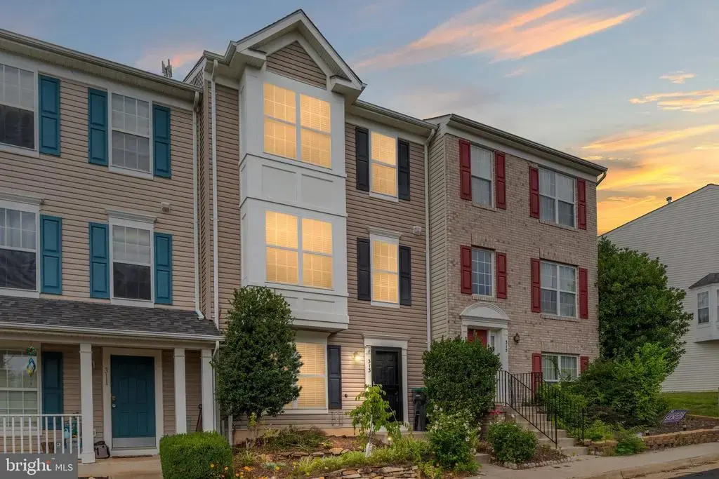 313 Frontier Fort Ln, STRASBURG