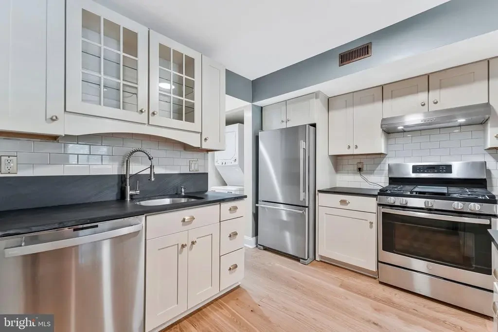 2074 Royal Fern Ct #33/22b, RESTON