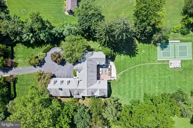 225 Sugartown Rd, Devon