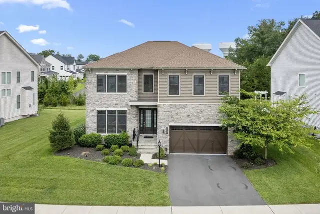 24590 Lenah Crossing Dr, Aldie