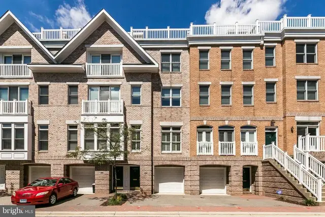 1236 Harbor Island Walk, Baltimore