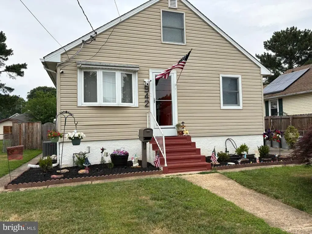 942 Woodlynn Rd, ESSEX