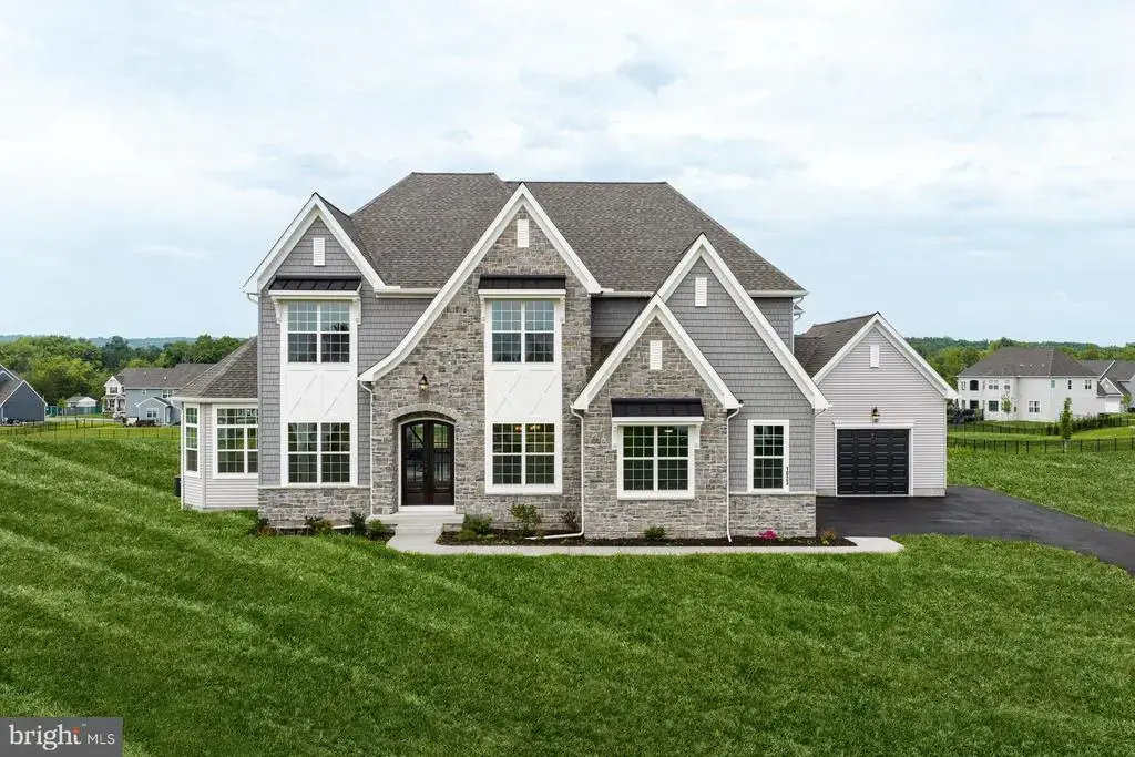 1023 Glasco Dr, PENNSBURG