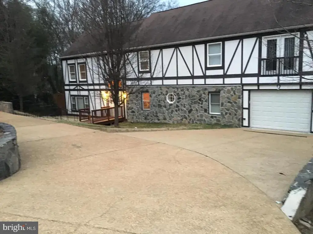8505 Richmond Ave, ALEXANDRIA