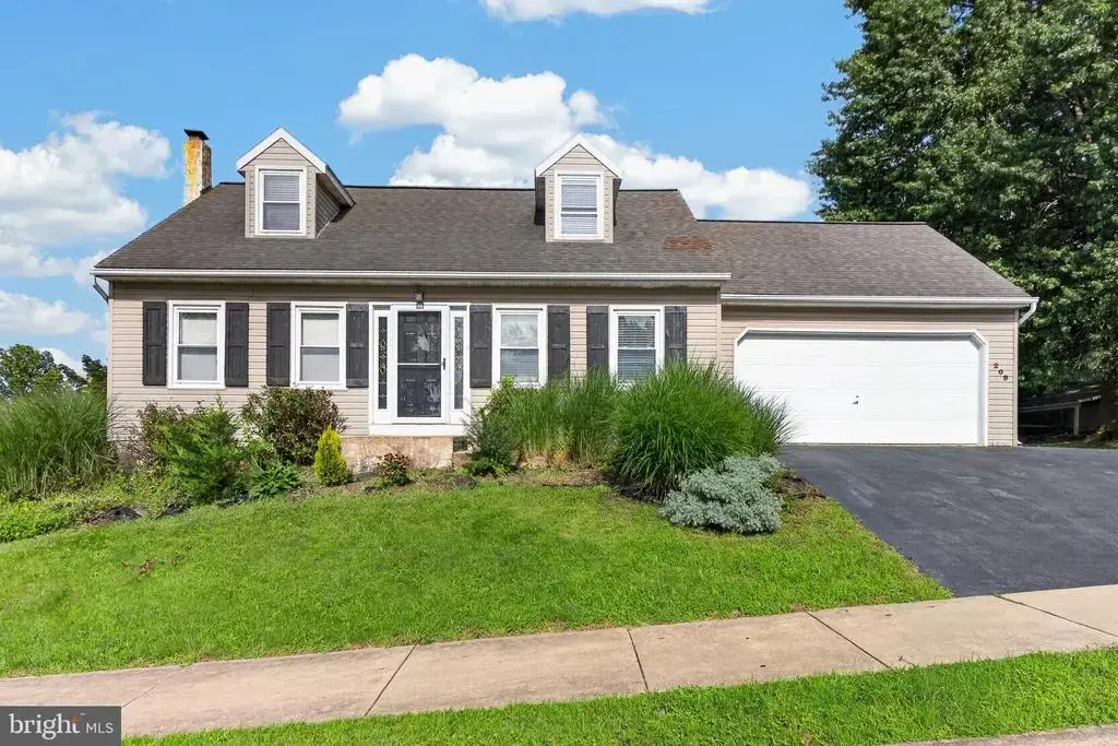 209 Tuckson Ave, EPHRATA