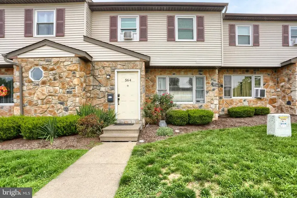 564 E Linden St, FLEETWOOD