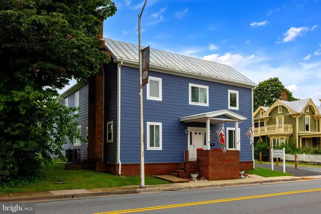146 E Main St, LURAY