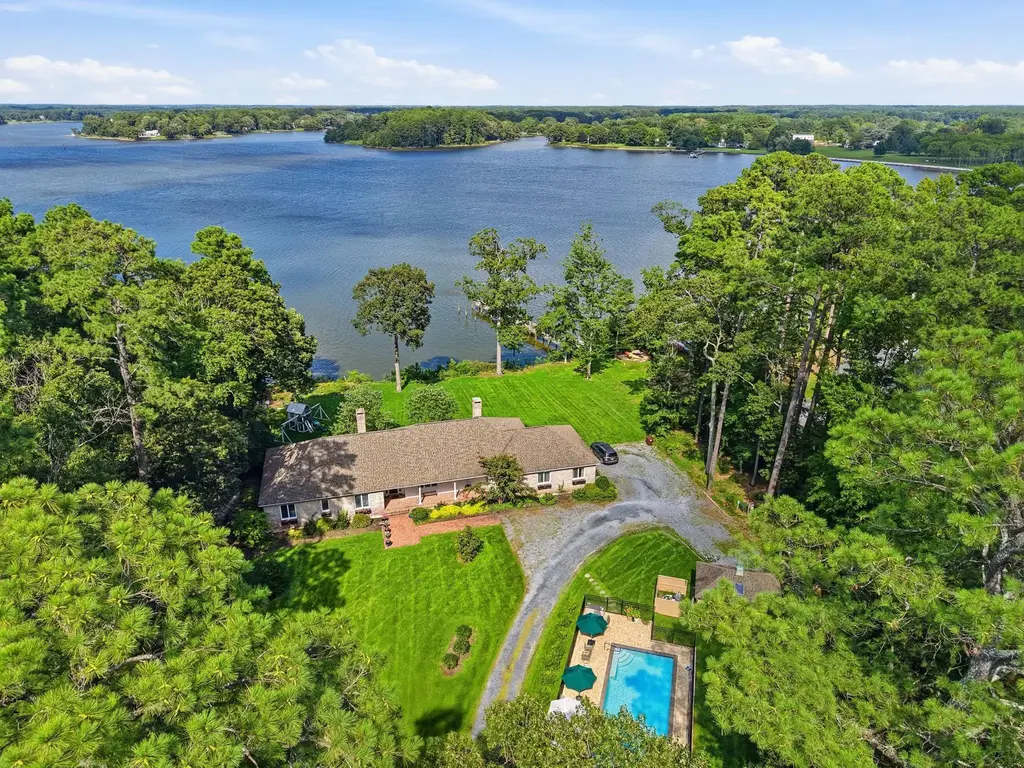 27476 Travelers Rest Ct, EASTON