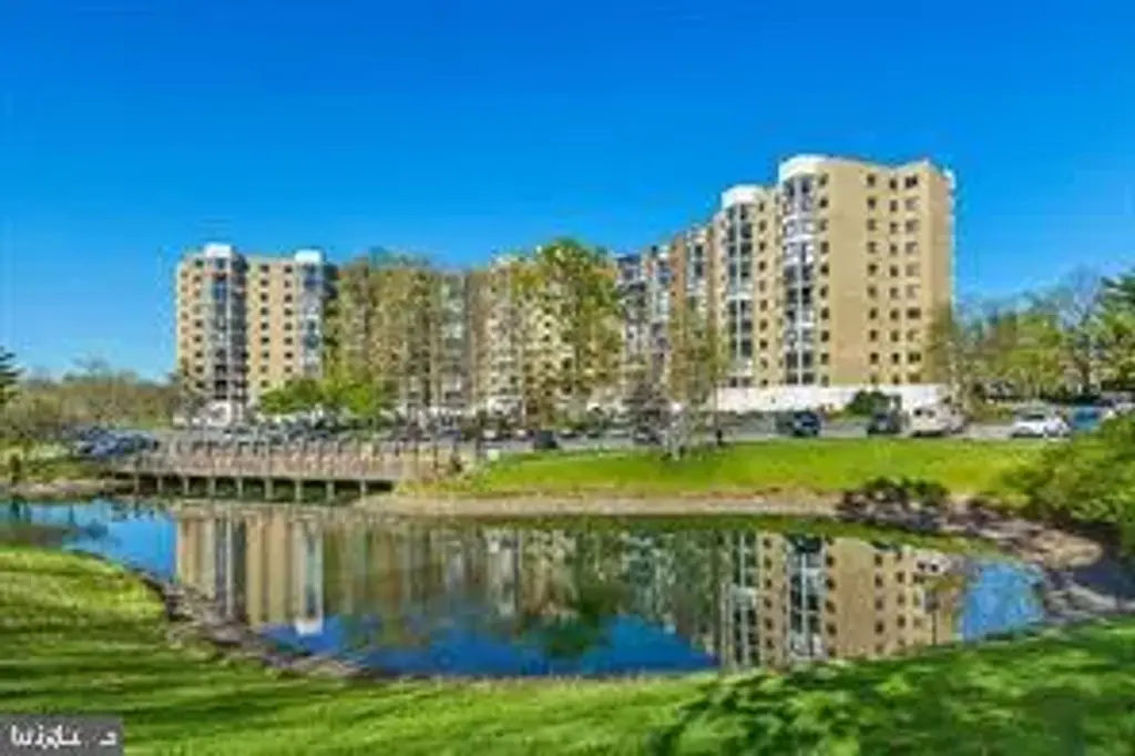 15101 Interlachen Dr #1-1002, SILVER SPRING