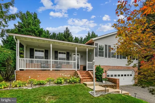 383 Buck Cash Dr, Westminster