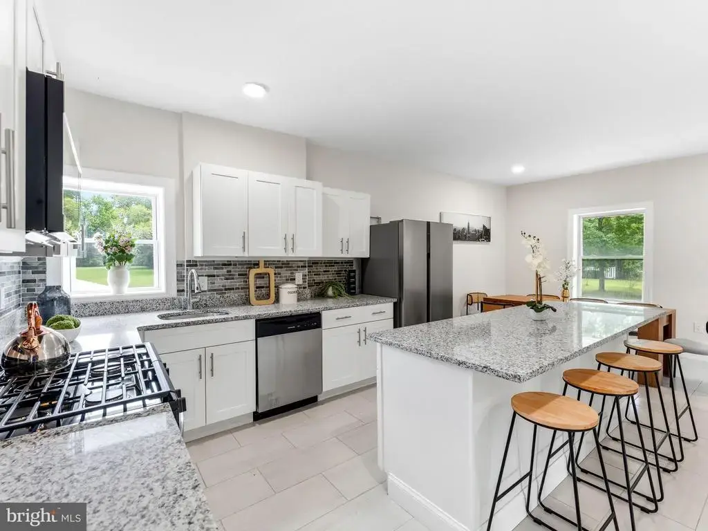 2043 Route 542, TUCKERTON