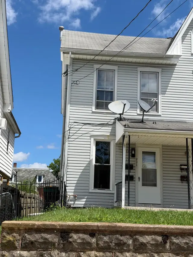 221 W North Street, Waynesboro