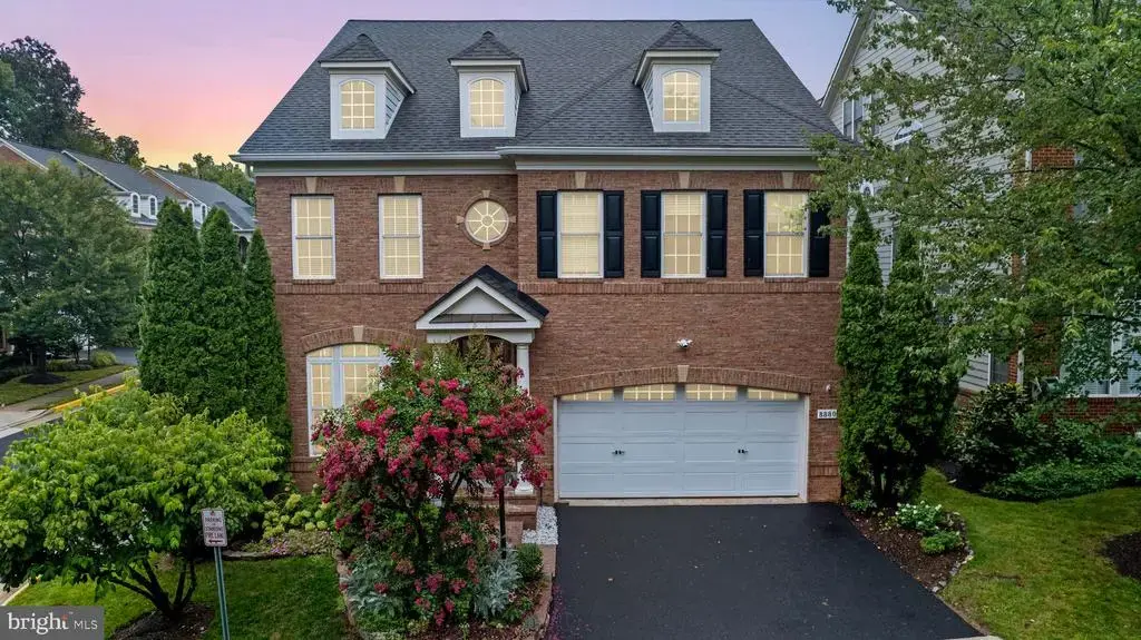 8880 Olive Mae Cir, FAIRFAX
