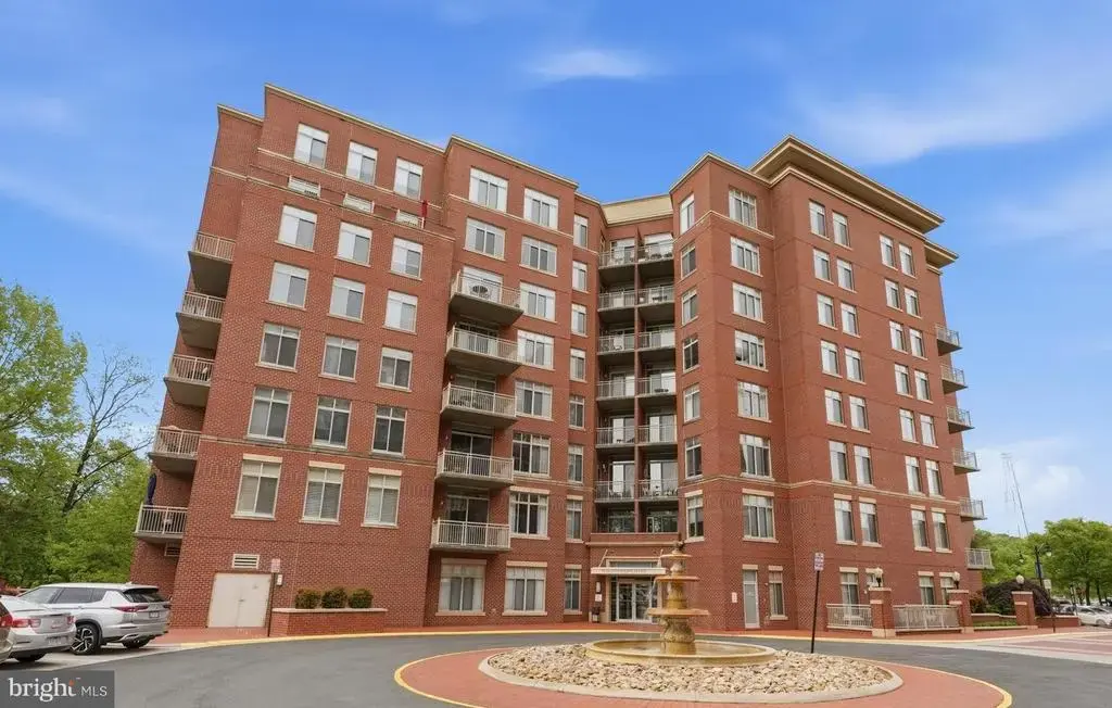 4480 Market Commons Dr #205, FAIRFAX
