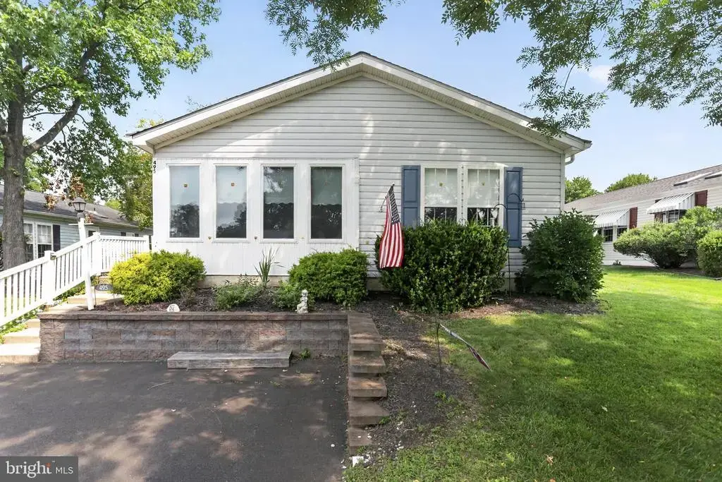 495 Goldenrod Crossing W, BUCKINGHAM