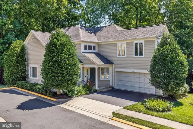 11201 Pavilion Club Ct, Reston