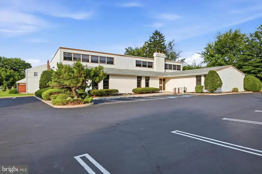 333 Township Line Rd, ELKINS PARK