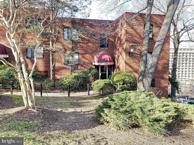 1573 N Colonial Ter #201-y, Arlington