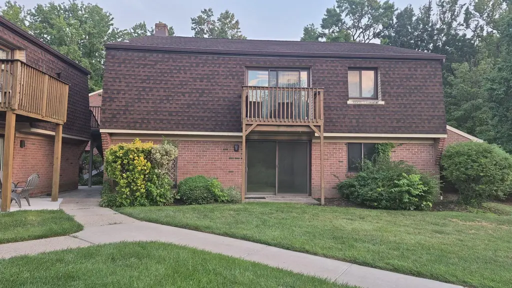 505 Meadow Woods Ln, LAWRENCE TWP