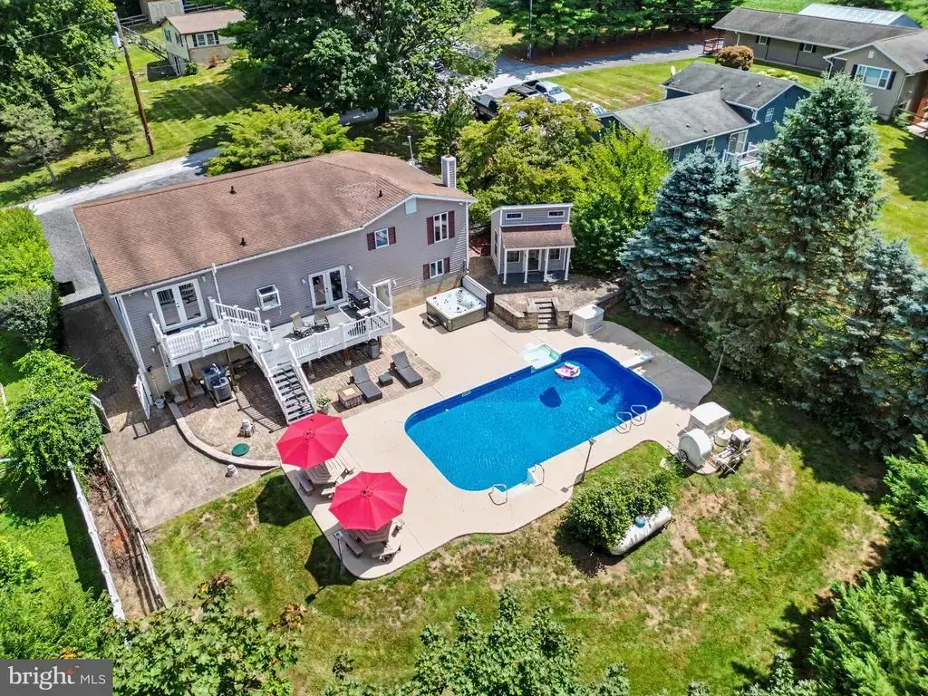 530 Mount Holly Dr, WESTMINSTER