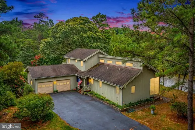 1394 Steamboat Ln, Heathsville