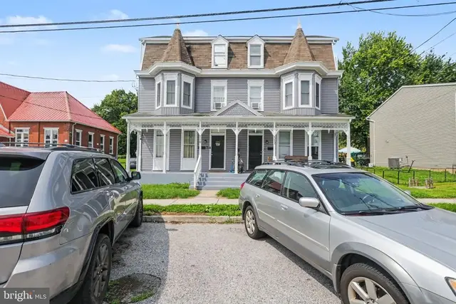 110 N York St, Etters