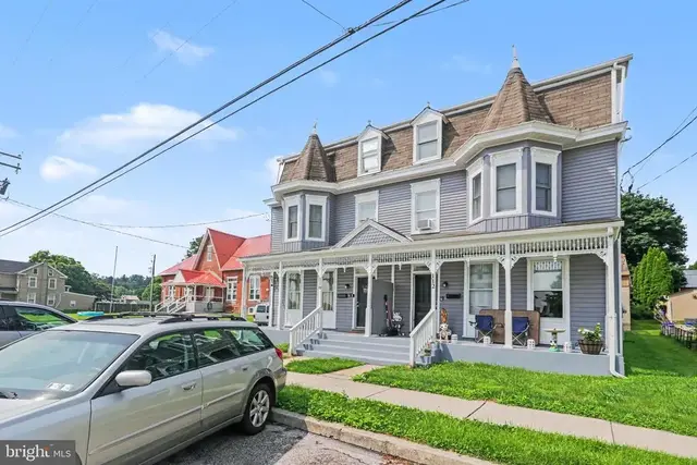 110 N York St, Etters