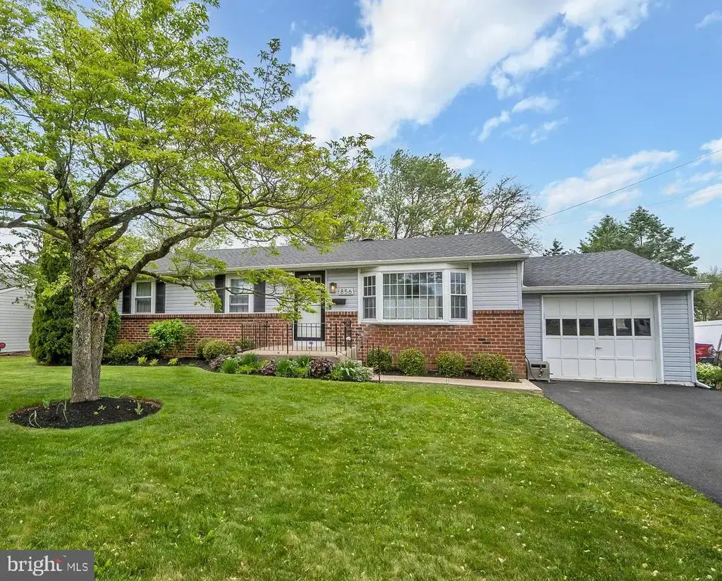 856 Roger Rd, WARMINSTER