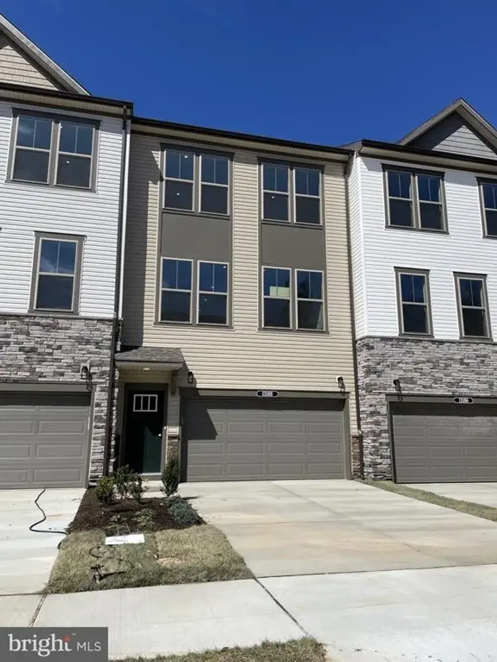 13188 Nixon Ln, WOODBRIDGE
