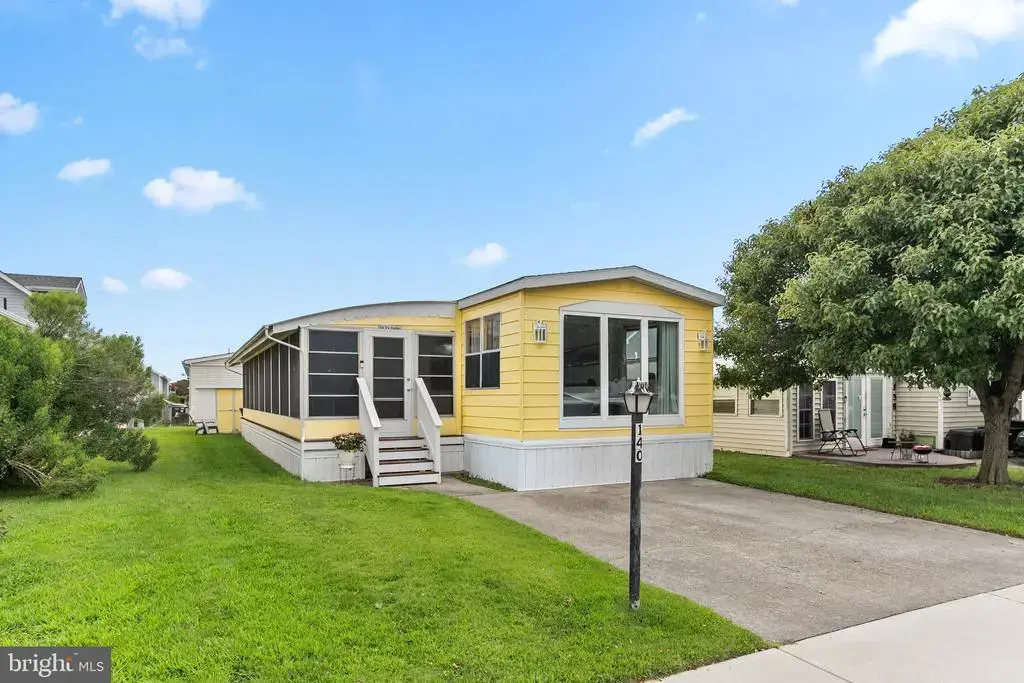 140 Nautical Ln, OCEAN CITY