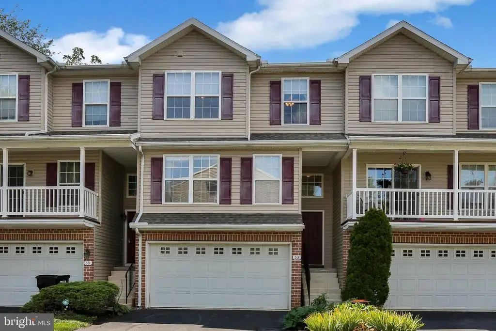 55 Parkside Dr, LEBANON