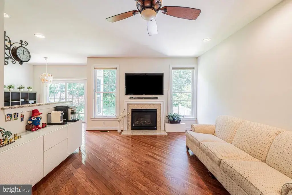 2392 S Whittmore, FURLONG